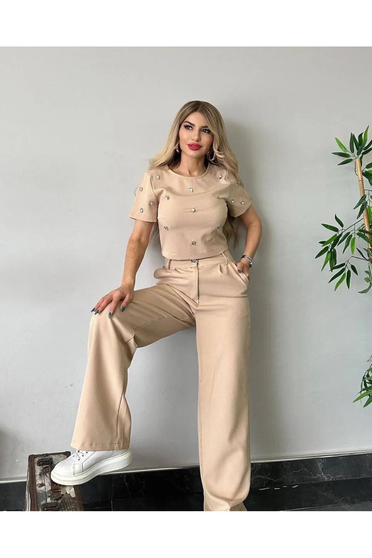 Bej Taş İşlemeli İkili Takım – Zamansız Şıklığın Yeni Tanımı 💎 — görsel 2
