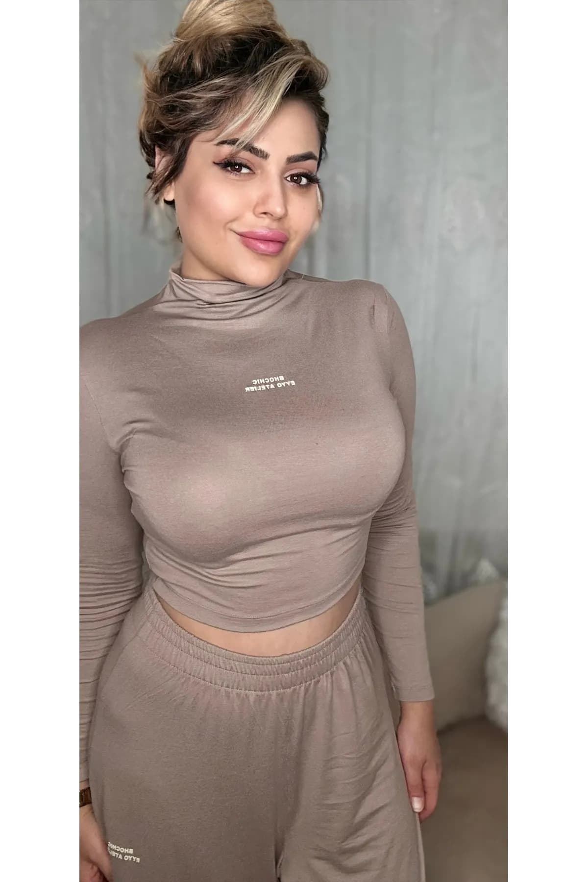 Fit Soft Kumaş Boğazlı Crop & Jogger İkili Takım – Taupe