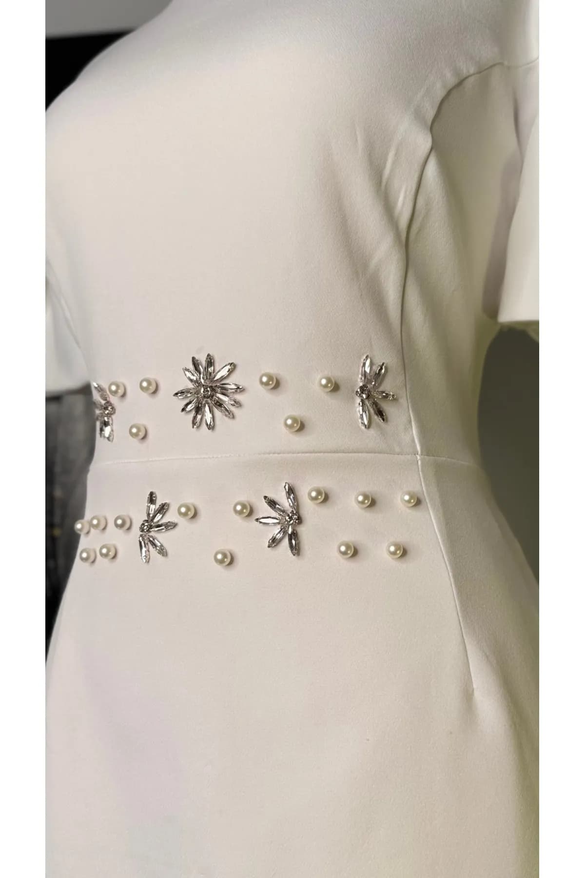 Couture – İnci & Kristal Taş Detaylı Kraliçe Elbisesi