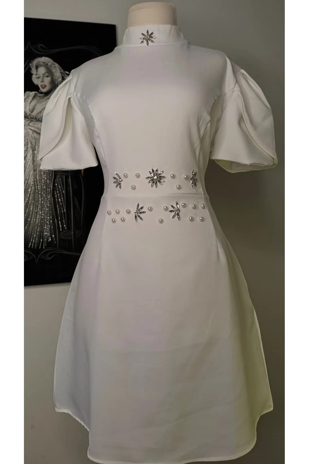 Couture – İnci & Kristal Taş Detaylı Kraliçe Elbisesi — görsel 2