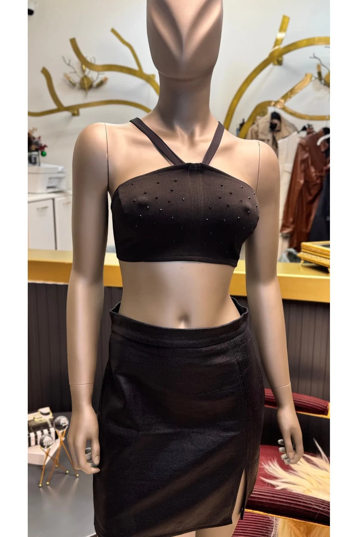 Taş Detaylı Çapraz Askılı Siyah Crop Bluz — görsel 2