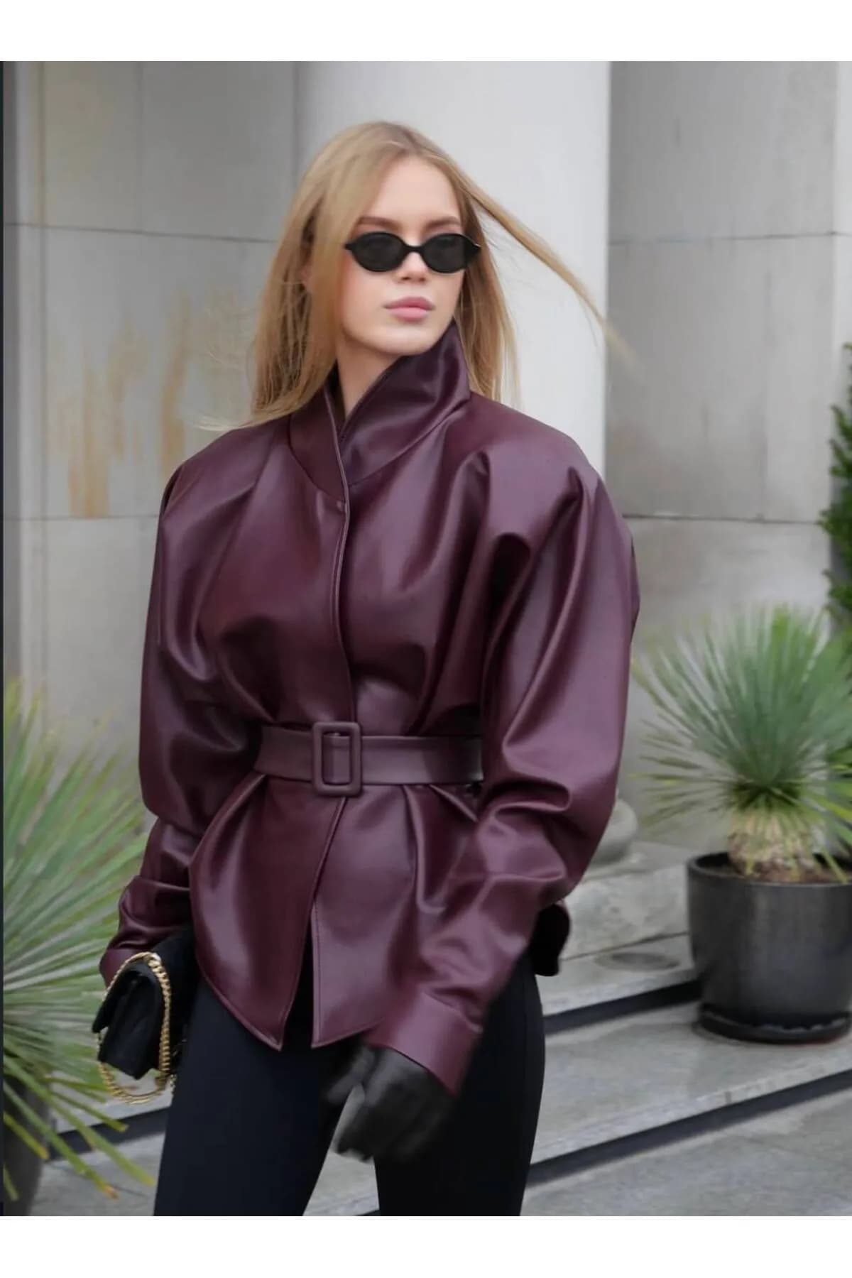 Bordo Deri Görünümlü Kuşaklı Oversize Ceket | Modern & Lüks Tasarım — görsel 3